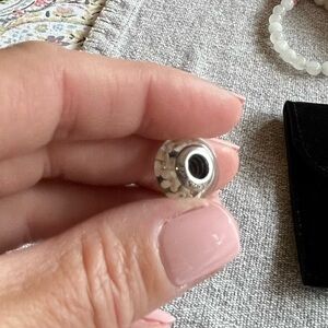 AUTHENTIC Pandora 🌟 Murano Glass white flower bead - 925 ALE